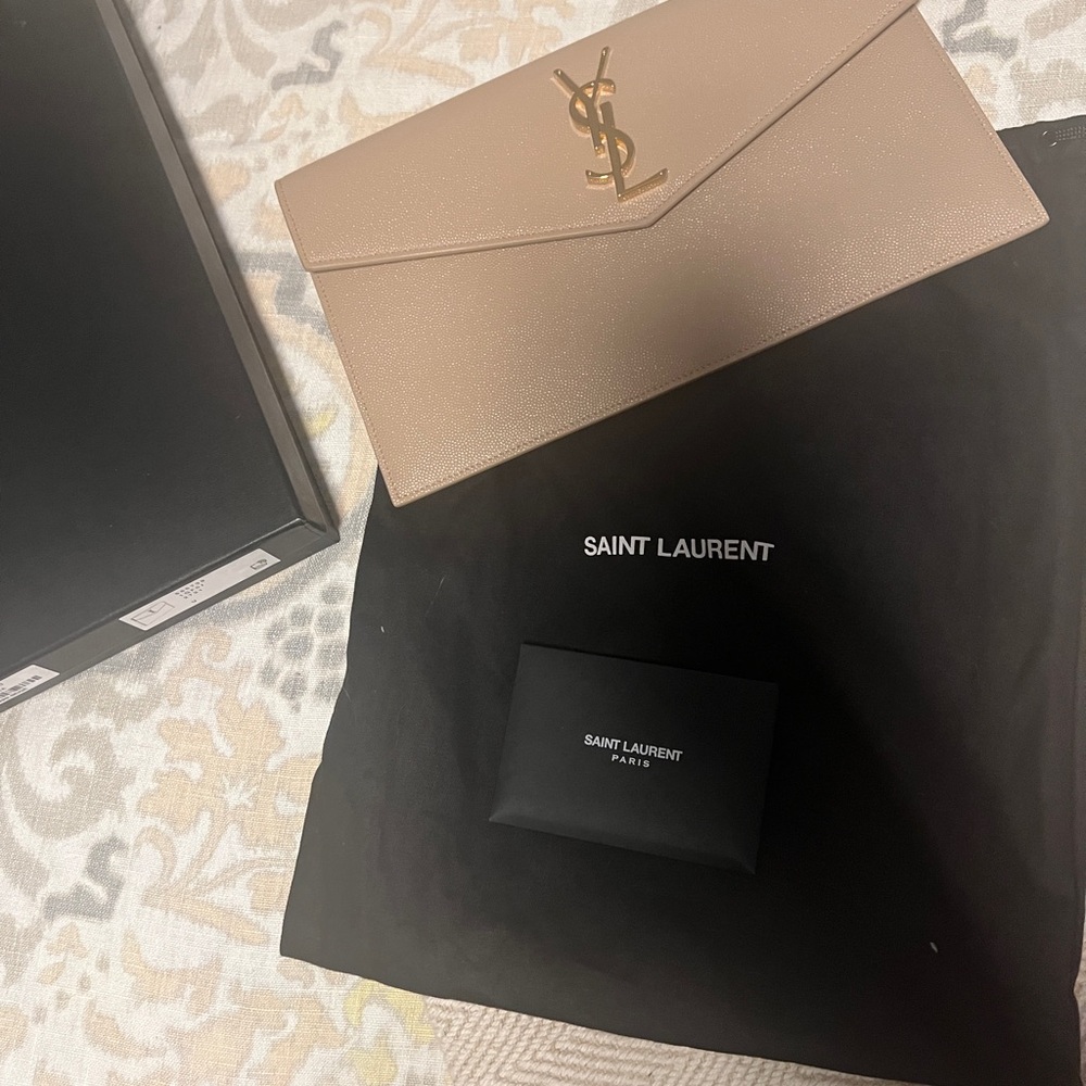 Yves Saint Laurent YSL Beige Clutch - Picture 9 of 10